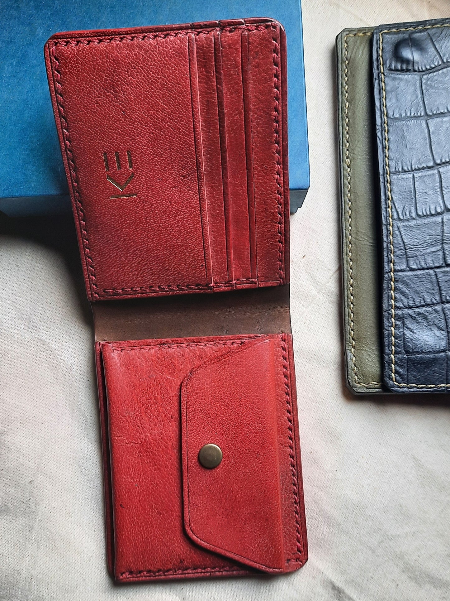 CLASSIC Bifold Wallet